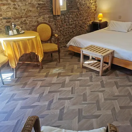 Domaine Du Mas Bazan Guest house