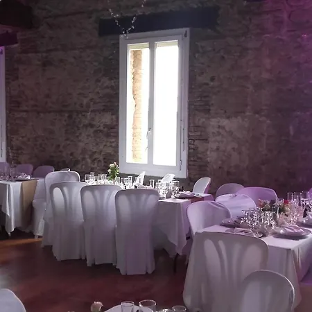 Domaine Du Mas Bazan 게스트하우스 3*