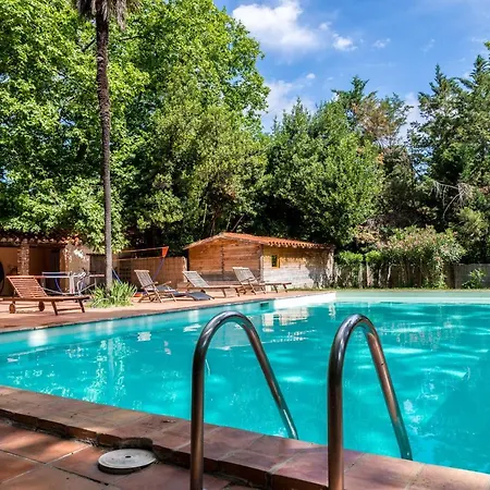 Domaine Du Mas Bazan Guest house