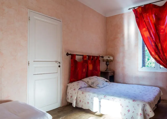 Pensionat Domaine Du Mas Bazan 3*